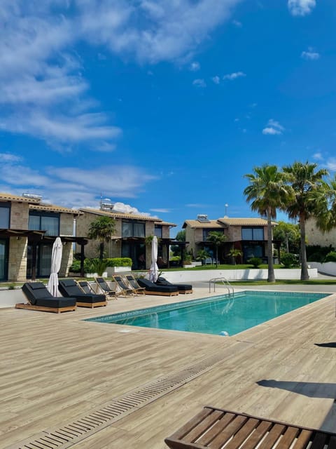 Property building, Swimming pool