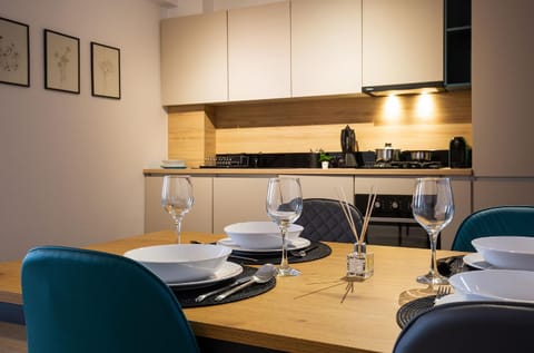 Kitchen or kitchenette, Seating area, Dining area