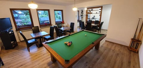 Billiard, Meeting/conference room