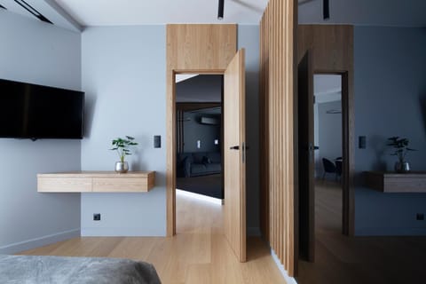 Bed, TV and multimedia, Bedroom, hair dresser, wardrobe