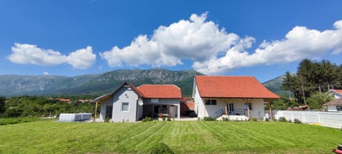 Property building, Spring, Natural landscape, Garden, Garden view, Mountain view
