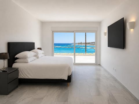 Bed, Bedroom, Sea view