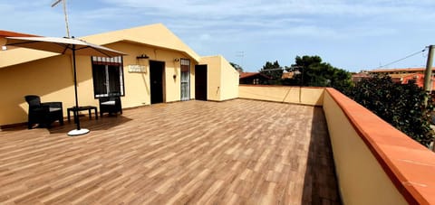 Property building, Facade/entrance, Balcony/Terrace