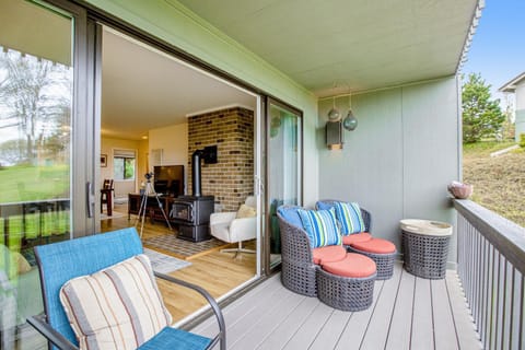 Port Ludlow Beach Condo Apartment in Port Ludlow