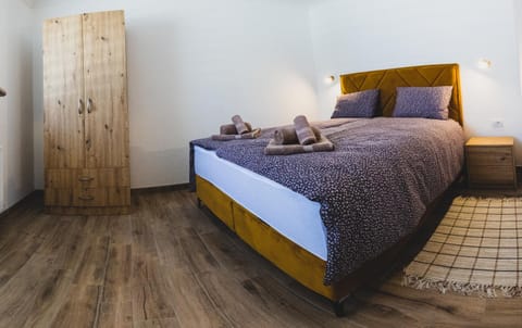 Bed, Bedroom, wardrobe