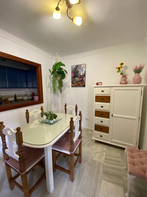 Communal lounge/ TV room, Seating area, Dining area