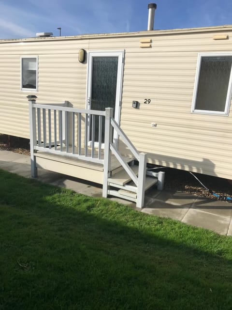 Trusville Mablethorpe 3 Bedroom Caravan . Beachside site ! Apartment in Mablethorpe