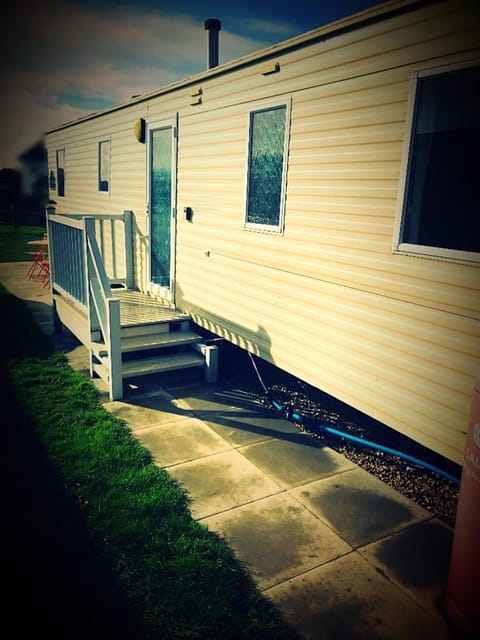 Trusville Mablethorpe 3 Bedroom Caravan . Beachside site ! Apartment in Mablethorpe