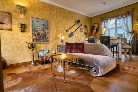 Living room, Photo of the whole room, Seating area