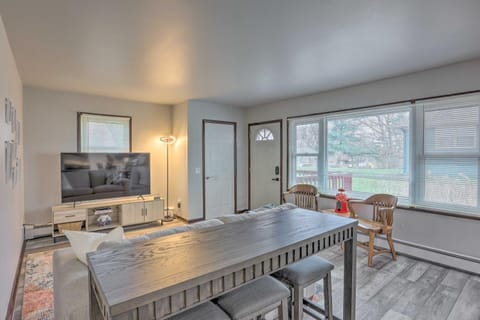 The Madi Cottage 4 Mi to Downtown Madison! House in Madison