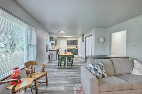 The Madi Cottage 4 Mi to Downtown Madison! House in Madison