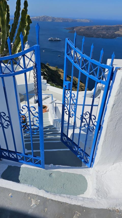 Cactus cave house on the caldera House in Thera