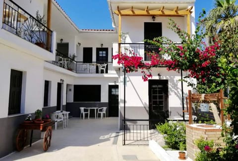 HOKKUM STUDIOS Apartment hotel in Samos, Greece
