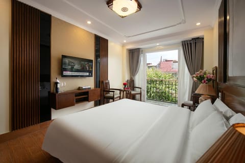 TV and multimedia, View (from property/room), Decorative detail, City view, furniture