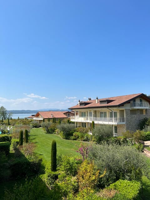 Natural landscape, Garden view, Lake view