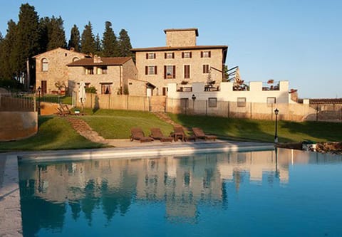 Property building, Nearby landmark, Facade/entrance, Day, Neighbourhood, Summer, Swimming pool, Swimming pool