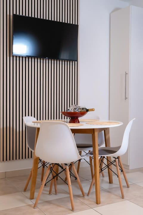 TV and multimedia, Dining area