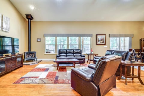 Hike and Explore Graeagle Getaway with Furnished Deck House in Graeagle