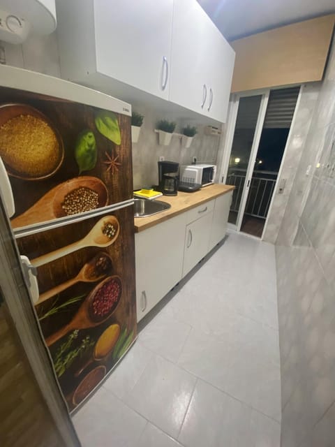 Kitchen or kitchenette, Communal kitchen