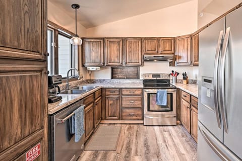 Charming Buena Vista Home with Hot Tub and Deck! House in Buena Vista