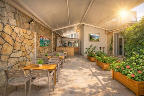 Patio, Spring, Day, Garden, Balcony/Terrace, Dining area, Garden view