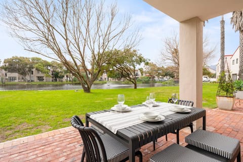 Patio, Garden view