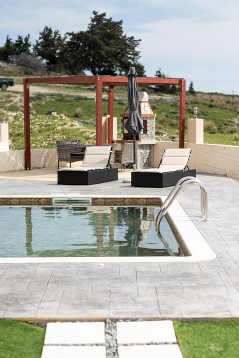 Patio, Day, Natural landscape, Garden, Garden view, Pool view, Swimming pool, sunbed