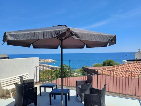 View (from property/room), Balcony/Terrace, Sea view