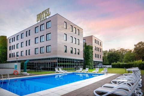 On site, Pool view, Swimming pool