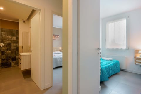 Bathroom, Photo of the whole room