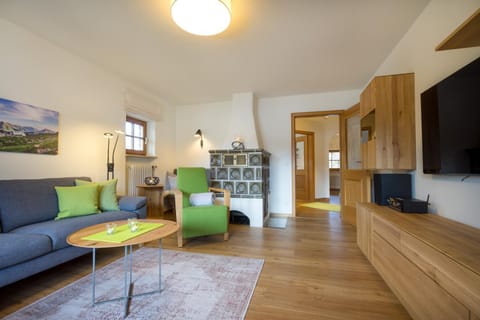 Living room, Seating area, pet friendly