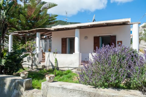 Property building, Facade/entrance, Garden, View (from property/room), Garden view