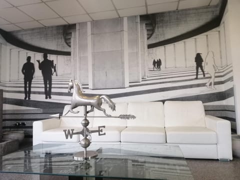 Communal lounge/ TV room, Lobby or reception