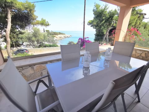Restaurant/places to eat, View (from property/room), Balcony/Terrace, Sea view