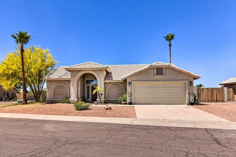 Mod Casa Grande Home with Patio on the Water! House in Casa Grande