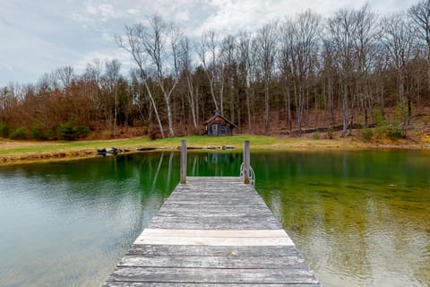 Bluebell Lake Retreat House in Castleton