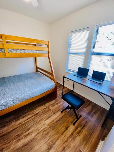 Two Fully Equipped Apartments and a Studio 5 miles from the beach Apartment in St Petersburg