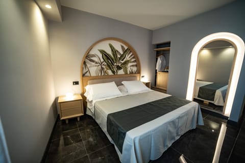 Bed, Photo of the whole room, Bedroom, air conditioner, air conditioner