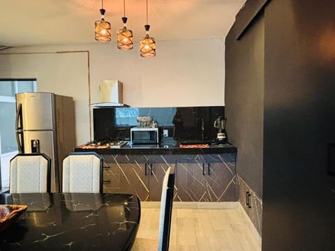 Depa Frente al aeropuerto hasta 12 Huéspedes Apartment in Mexico City