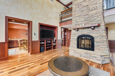 Sugarloaf Lodge House in North Lawrence