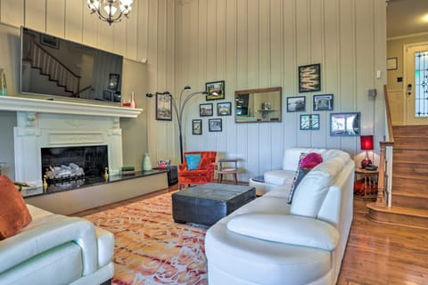 Bring Your Pets! Chattanooga Home with Dtwn Views House in East Ridge
