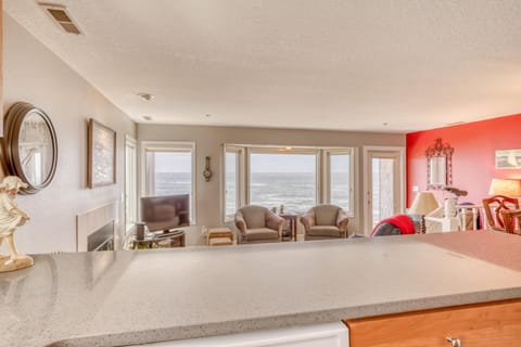 Whalers Rest House in Depoe Bay