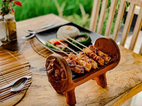 Restaurant/places to eat, Food and drinks