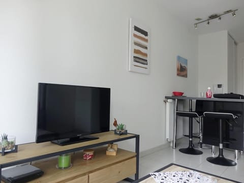 Appartement moderne 2 pièces avec balcon et WIFI, proche centre Sarzeau et plages - FR-1-639-48 Apartment in Brittany