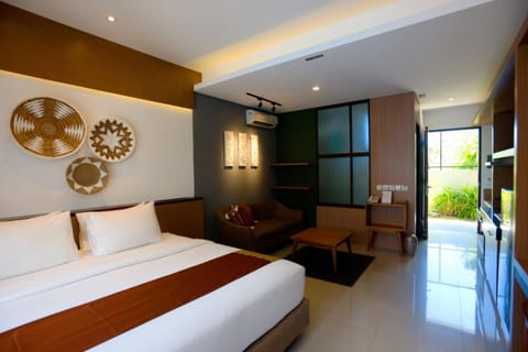 Bed, TV and multimedia, Living room, Bedroom, air conditioner
