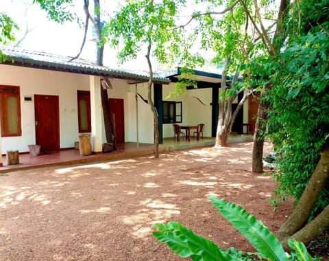 Property building, Day, Garden, Garden, Garden view