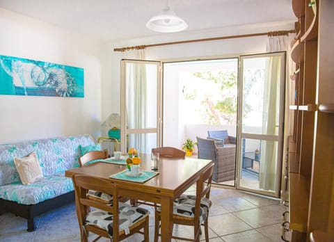 Patio, Living room, Dining area