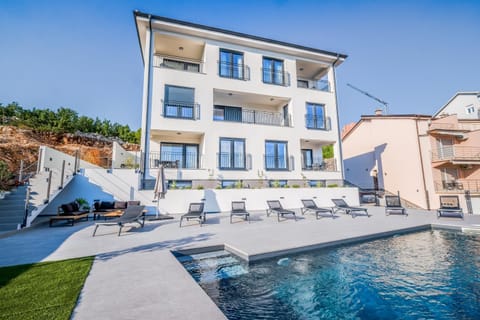 Property building, Swimming pool