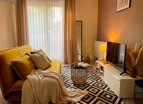 TV and multimedia, Seating area, internet