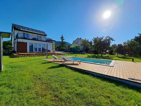 Garden, Balcony/Terrace, Swimming pool